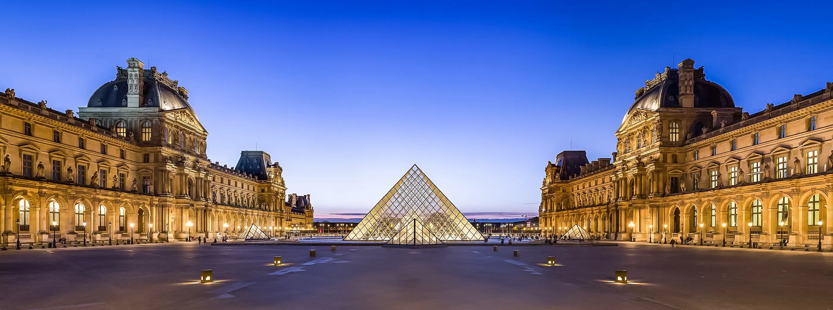 Paris: Louvre Reserved Access and Boat Cruise
