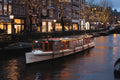 Amsterdam: Heated Canal Cruise with Unlimited Drinks & Bite