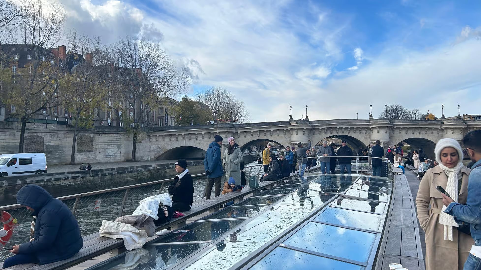 Paris: 1-Hour Seine Cruise departing from the Eiffel Tower