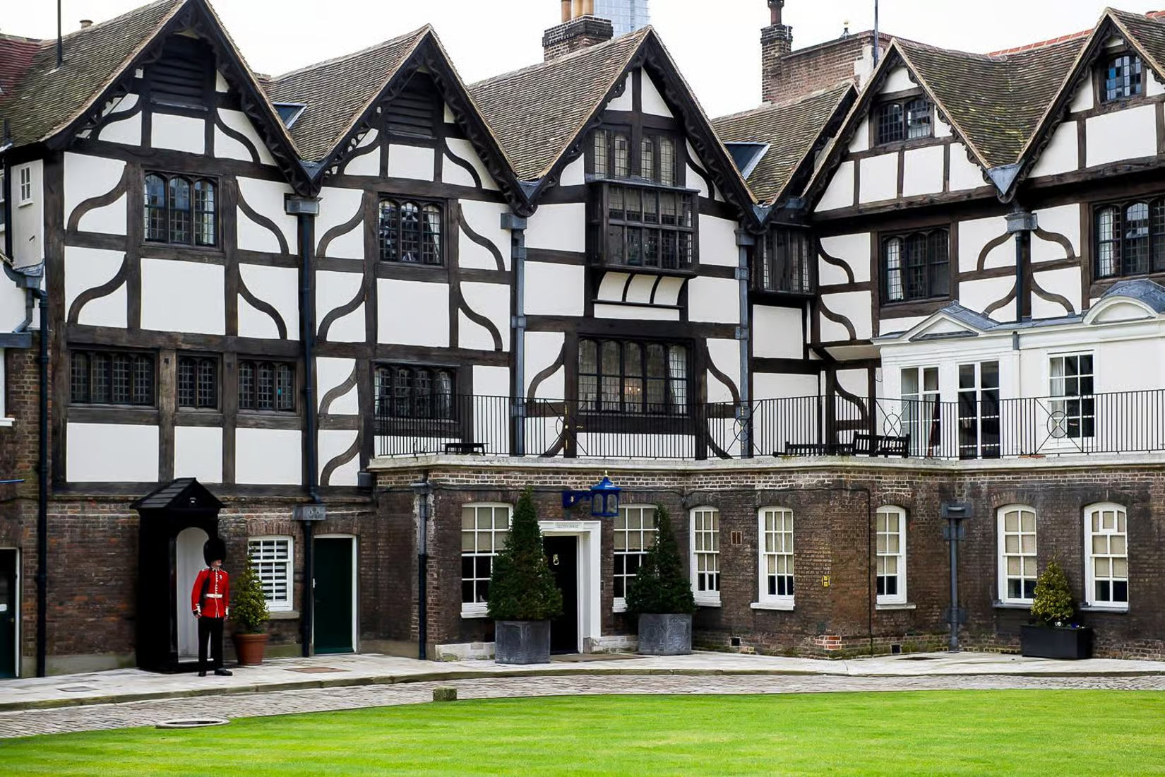 London: Tower of London and Crown Jewels Exhibition Ticket