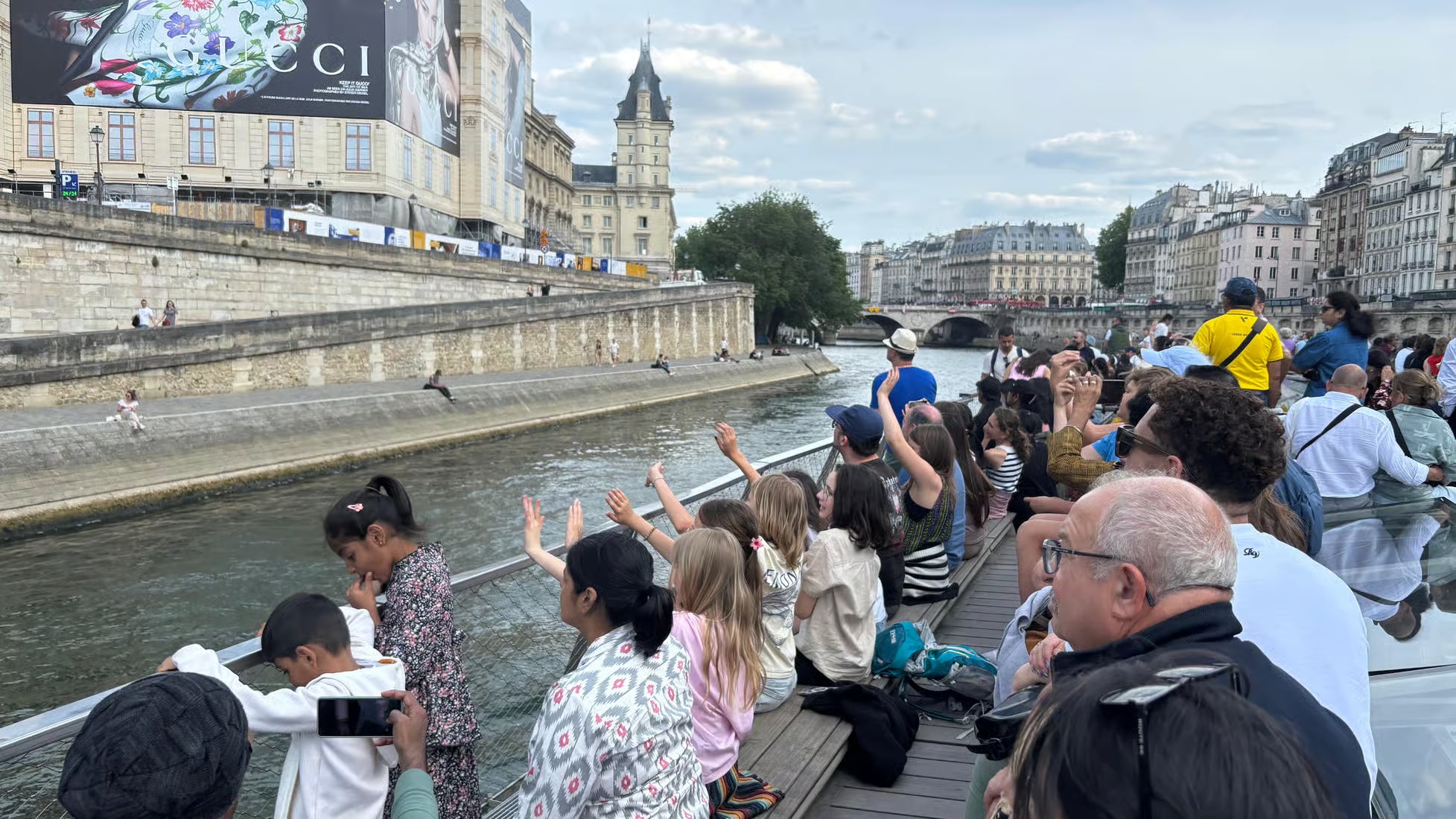 Paris: 1-Hour Seine Cruise departing from the Eiffel Tower