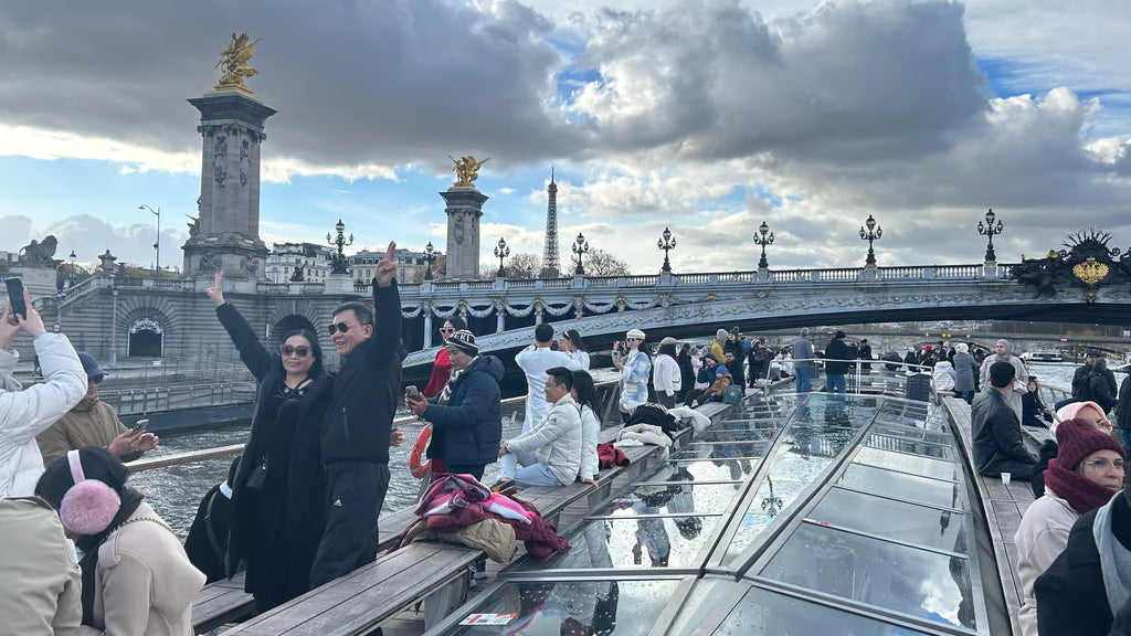 Paris: 1-Hour Seine Cruise departing from the Eiffel Tower