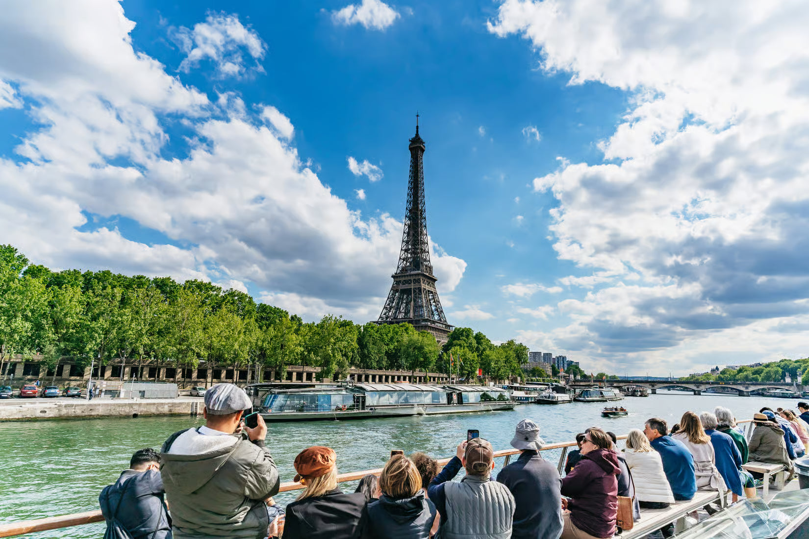 Paris: 1-Hour Seine Cruise departing from the Eiffel Tower