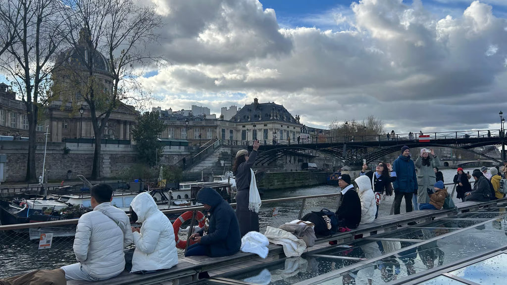 Paris: 1-Hour Seine Cruise departing from the Eiffel Tower